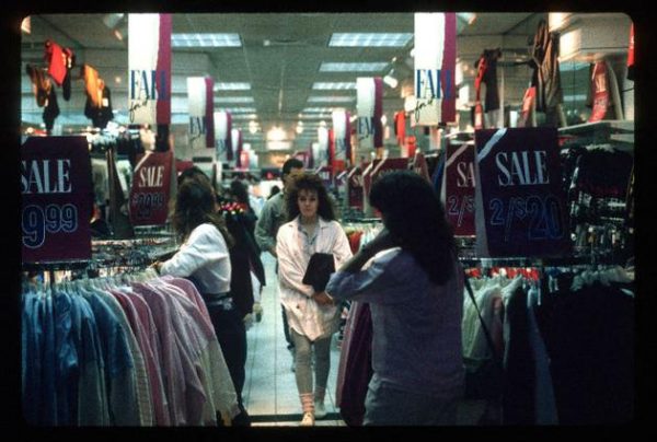 15 Vintage Photos of 80s Malls To Make You Feel Nostalgic